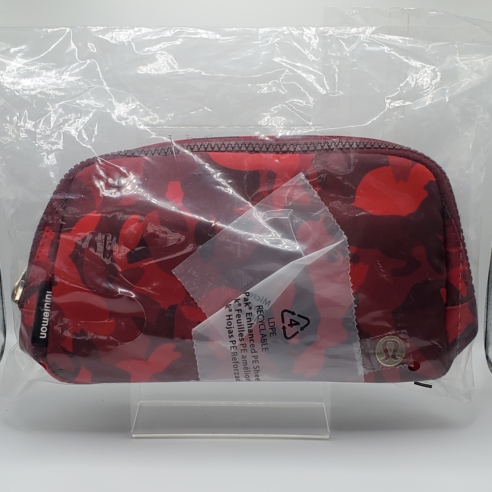 BNWT Rare Lululemon New Year Everywhere Belt 1L